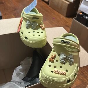 Doctor Women Light Green Clogs with Bow and Charm